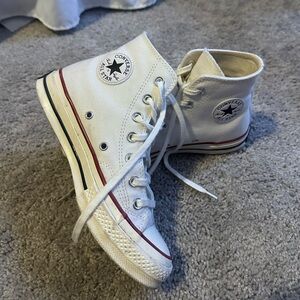 Converse Chuck 70 Canvas Women’s Hightop Sneakers
